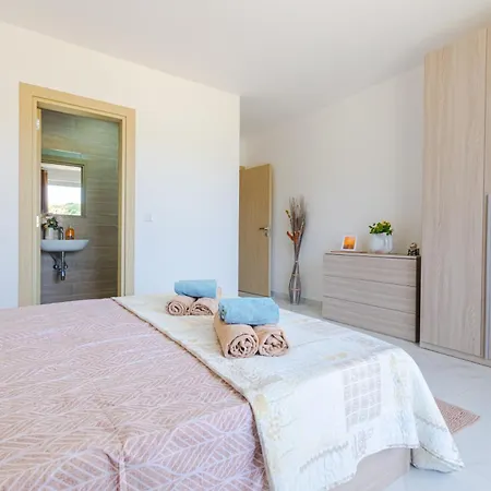 Brand New Spacious Apartment With Far Sea View St. Paul's Bay Exterior photo